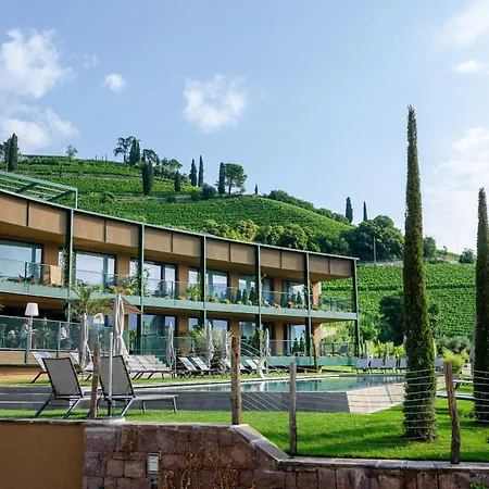 Naj Hotel *
